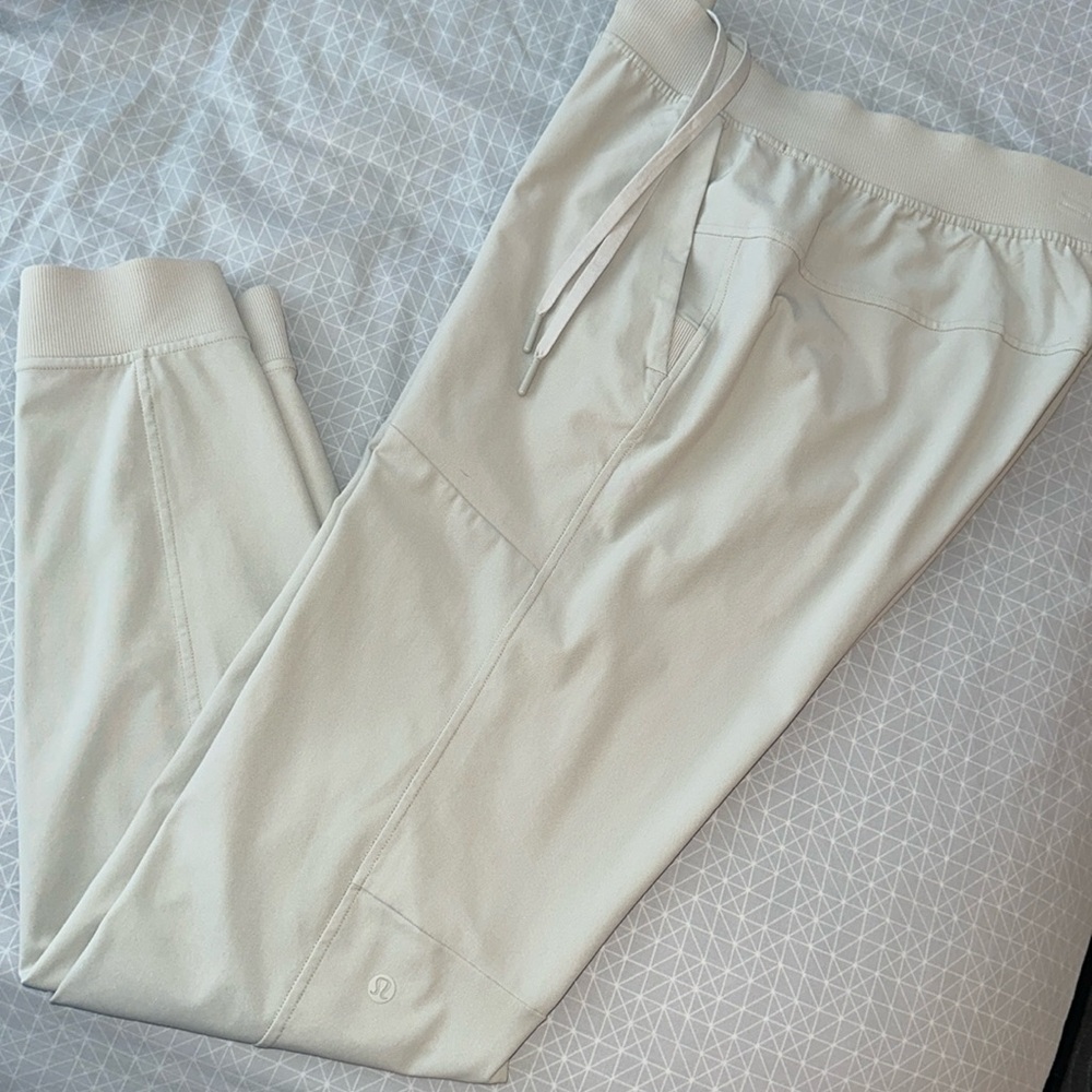 Lululemon ABC Tan Joggers Skinny Fit LIKE NEW